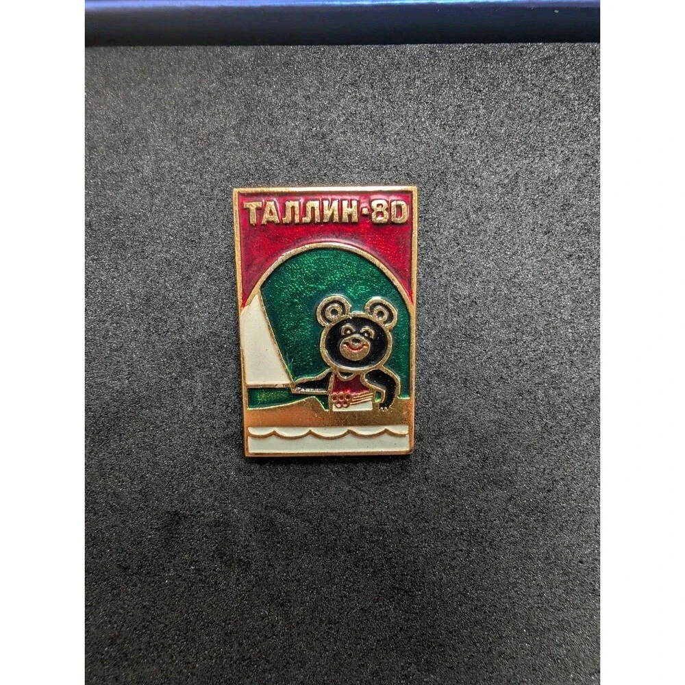 USSR Tallinn 1980 Olympic Misha Bear Pin Badge Moscow Games Vintage Enamel